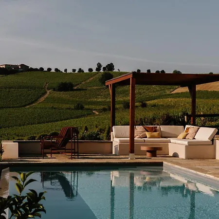 Tinella - Piemonte's Vineyard Escape *