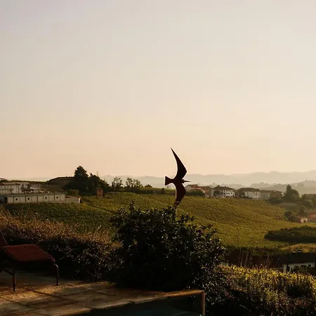 Villa Tinella - Piemonte's Vineyard Escape Calosso